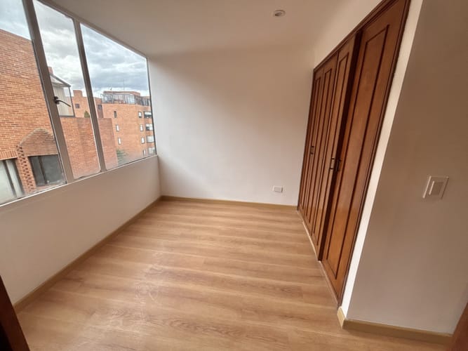 Apartamento de 2 alcobas en venta en Santa Barbara Central, Bogotá, 68 m² · foto 9 de 17