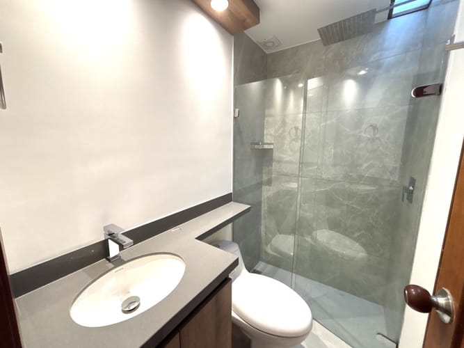 Apartamento de 2 alcobas en venta en Santa Barbara Central, Bogotá, 68 m² · foto 10 de 17