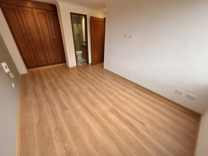 Apartamento de 2 alcobas en venta en Santa Barbara Central, Bogotá, 68 m² · foto 12 de 17