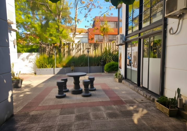Alquiler Oficina o Local Comercial en Carrasco Próximo a Arocena · Foto 2