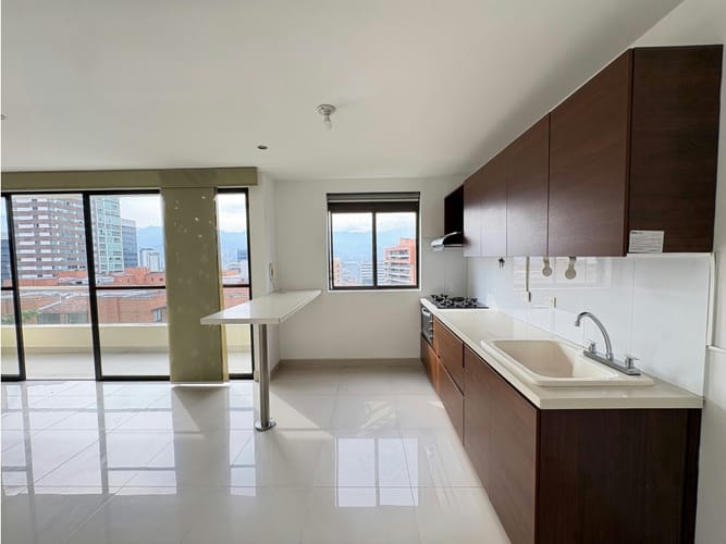 Apartamento de 3 alcobas en venta en Alejandria, Medellín, 115 m² · foto 2 de 9