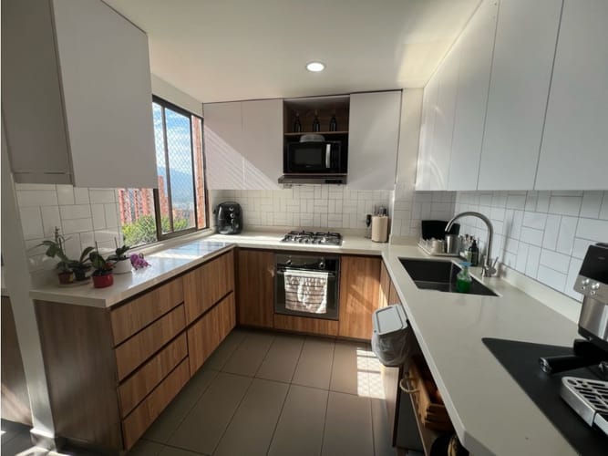 Apartamento de 3 alcobas en venta en San Lucas, Medellín, 148 m² · foto 5 de 17