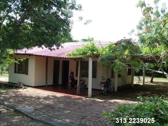 Casa de 8 alcobas en venta en Ricaurte · foto 3 de 11