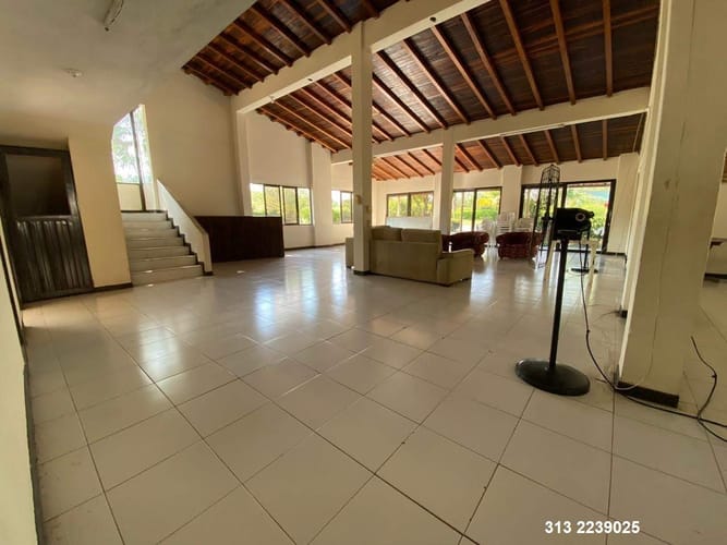 Casa de 8 alcobas en venta en Ricaurte · foto 6 de 11