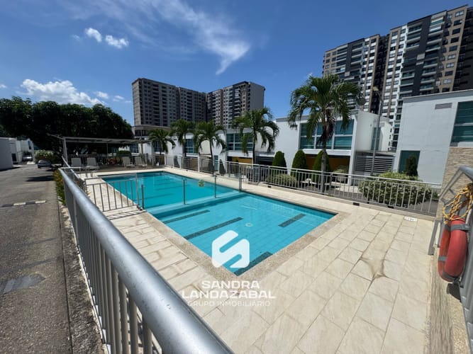 Casa de 4 alcobas en venta en Cañaveral, Floridablanca, 220 m² · foto 2 de 16