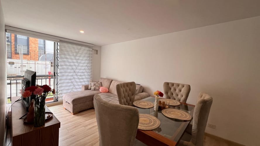 Apartamento de 3 alcobas en venta en Centro, Cajicá, 68 m² · foto 2 de 10