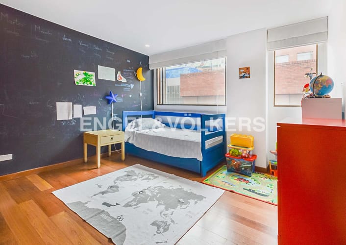 Apartamento de 3 alcobas en venta en Chico Norte, Bogotá, 171 m² · foto 10 de 12