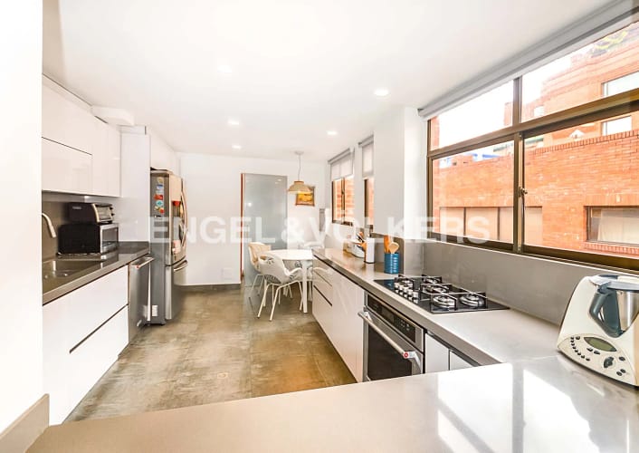 Apartamento de 3 alcobas en venta en Chico Norte, Bogotá, 171 m² · foto 6 de 12