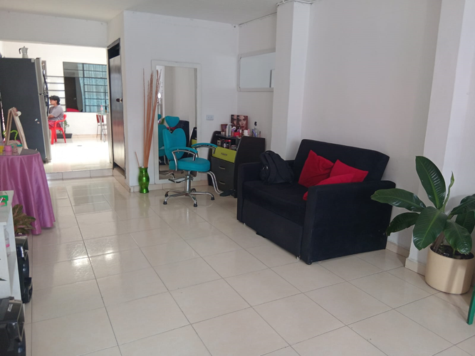 Casa de 7 alcobas en venta en Departamental, Cali, 250 m² · foto 2 de 12