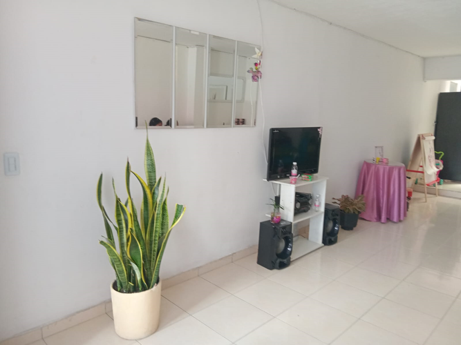 Casa de 7 alcobas en venta en Departamental, Cali, 250 m² · foto 9 de 12