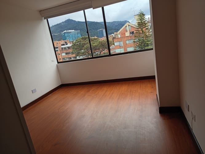 Apartamento de 3 alcobas en arriendo en Santa Barbara, Bogotá, 130 m² · foto 6 de 20