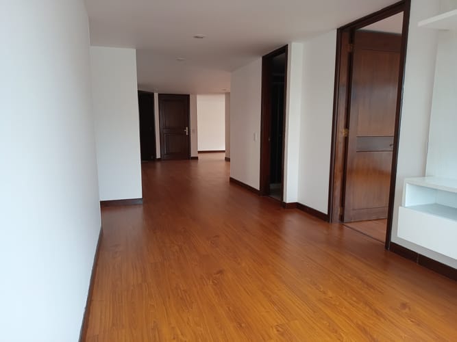 Apartamento de 3 alcobas en arriendo en Santa Barbara, Bogotá, 130 m² · foto 10 de 20