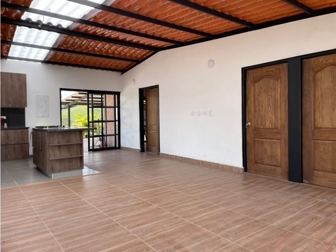 Casa de 3 alcobas en arriendo en El Carmen De Viboral, El Carmen de Viboral, 200 m² · foto 2 de 10