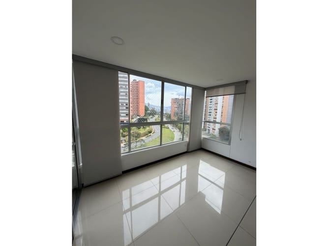 Apartamento de 2 alcobas en arriendo en El Poblado, Medellín, 76 m² · foto 9 de 14