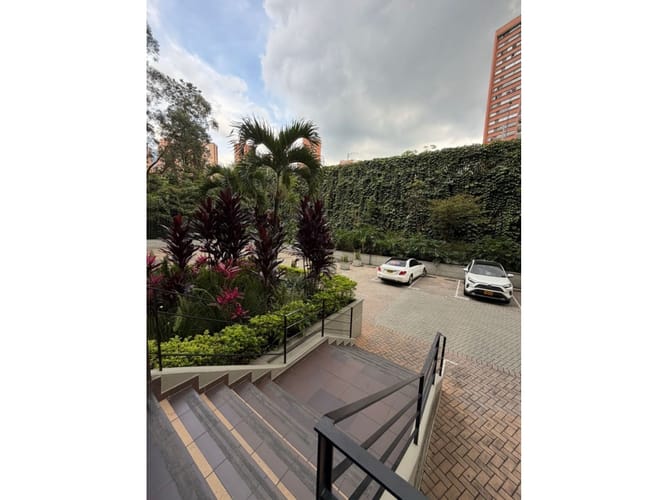 Apartamento de 2 alcobas en arriendo en El Poblado, Medellín, 76 m² · foto 12 de 14