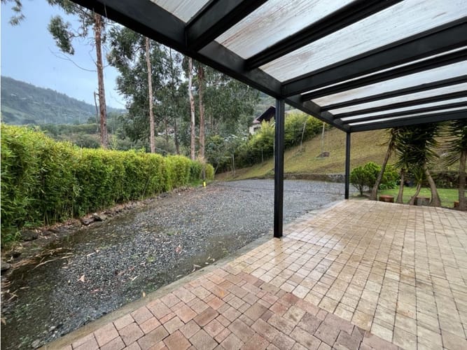 Casa de 5 alcobas en arriendo en Santa Catalina, Medellín, 450 m² · foto 3 de 24