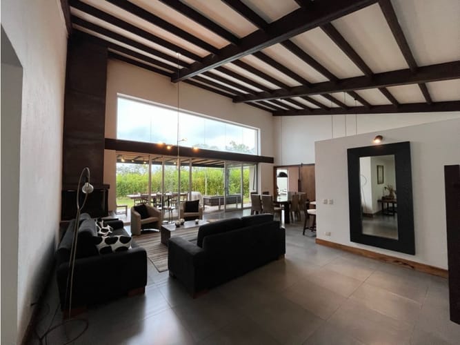 Casa de 5 alcobas en arriendo en Santa Catalina, Medellín, 450 m² · foto 15 de 24
