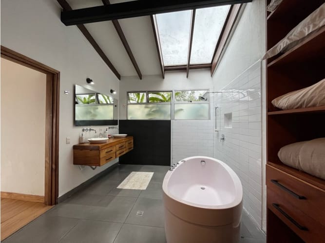 Casa de 5 alcobas en arriendo en Santa Catalina, Medellín, 450 m² · foto 18 de 24