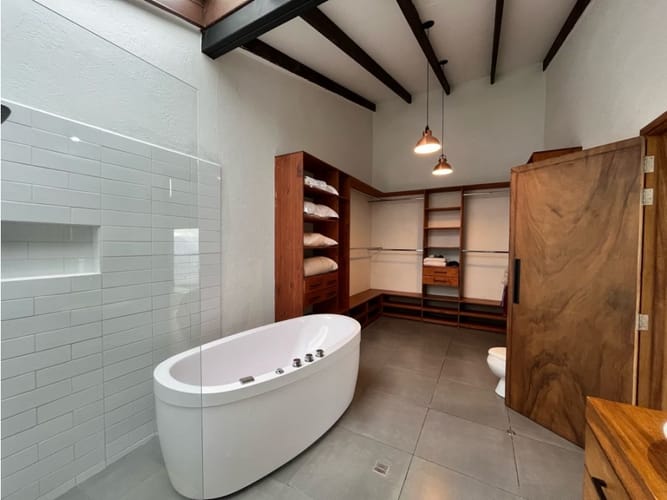 Casa de 5 alcobas en arriendo en Santa Catalina, Medellín, 450 m² · foto 19 de 24