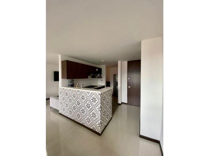 Apartamento de 2 alcobas en arriendo en Montessori, Medellín, 90 m² · foto 9 de 16