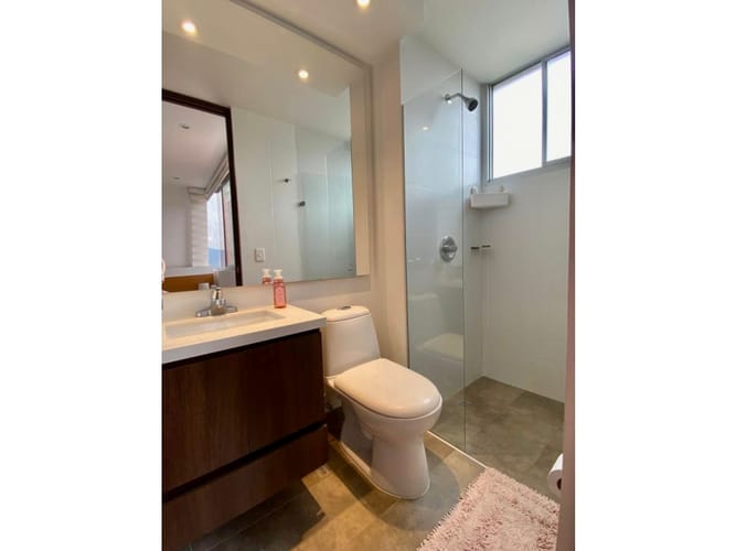 Apartamento de 2 alcobas en arriendo en Montessori, Medellín, 90 m² · foto 10 de 16