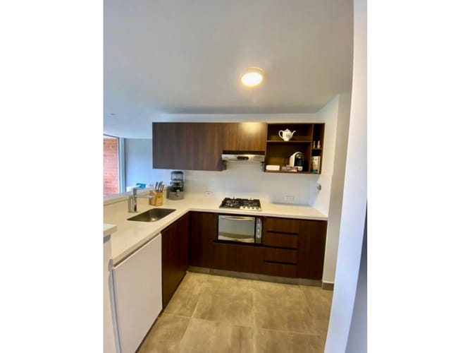 Apartamento de 2 alcobas en arriendo en Montessori, Medellín, 90 m² · foto 12 de 16