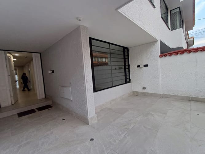 Casa de 3 alcobas en venta en Niza Norte, Bogotá, 281 m² · foto 2 de 24