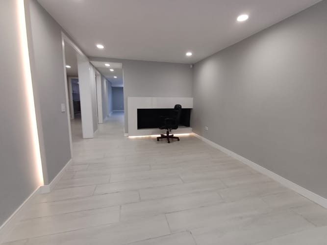 Casa de 3 alcobas en venta en Niza Norte, Bogotá, 281 m² · foto 3 de 24