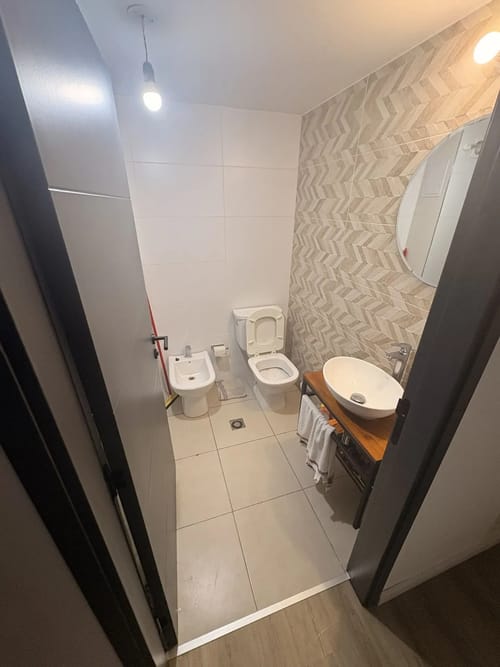 ALQUILER EN POCITOS, MONO AMBIENTE AL FRENTE, MODERNO, PORTERIA, SUM, LAVADERO, GYM · Foto 3