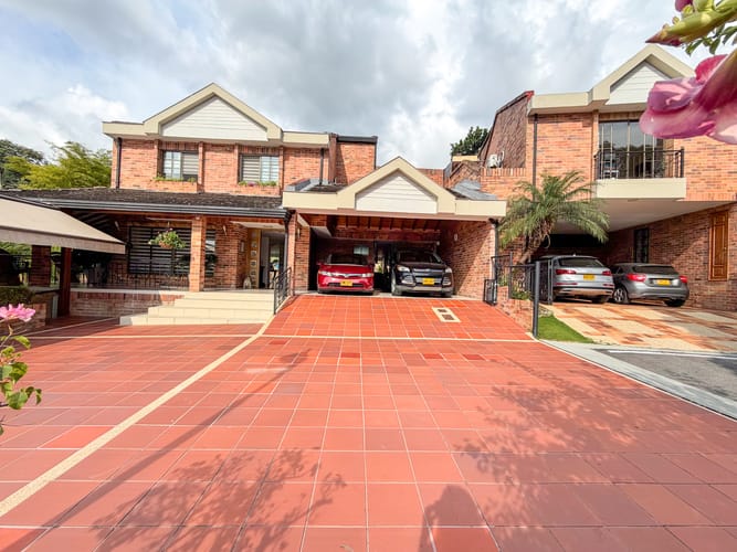 Casa de 3 alcobas en venta en Lagos Del Cacique, Bucaramanga, 500 m² · foto 12 de 16