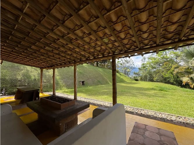 Casa de 3 alcobas en venta en La Corrala, Manizales, 320 m² · foto 6 de 24