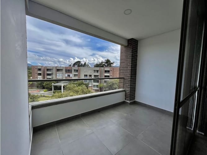 Apartamento de 2 alcobas en arriendo en Llano Grande, Rionegro, 75 m² · foto 4 de 9