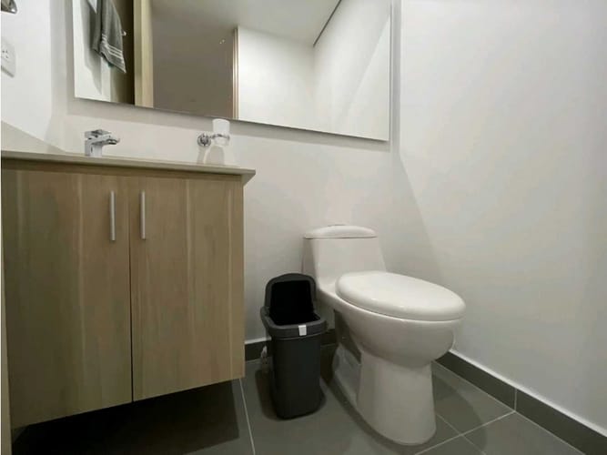 Apartamento de 1 alcoba en arriendo en Los Naranjos, Medellín, 78 m² · foto 10 de 13