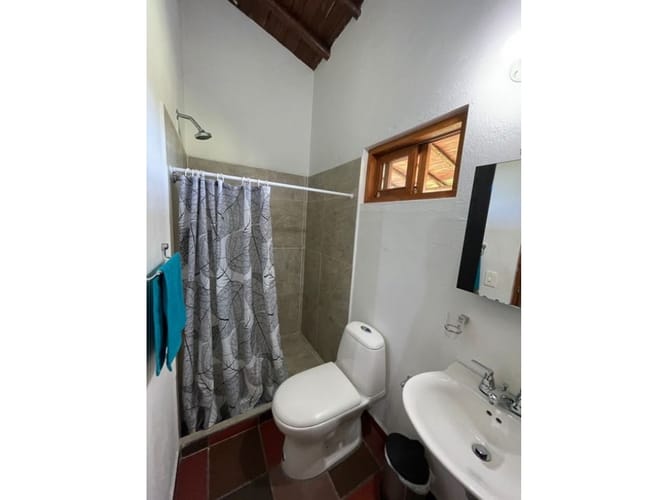 Casa de 2 alcobas en arriendo en Playa Rica-Rancheria, Guarne, 230 m² · foto 9 de 10