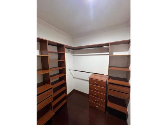 Apartamento de 1 alcoba en arriendo en Los Naranjos, Medellín, 94 m² · foto 6 de 17