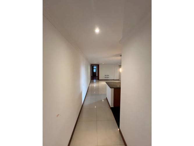 Apartamento de 1 alcoba en arriendo en Los Naranjos, Medellín, 94 m² · foto 14 de 17