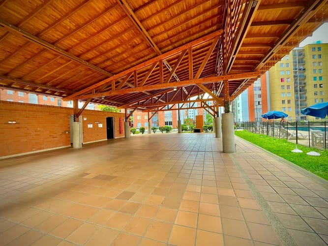 Apartamento de 2 alcobas en venta en Valle Del Lili, Cali, 57 m² · foto 2 de 16
