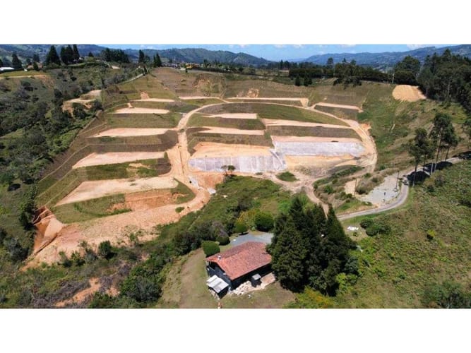 Lote en venta en San Jose, Guarne, 1474 m² · foto 2 de 12