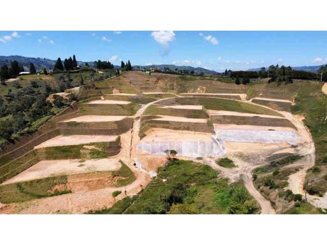 Lote en venta en San Jose, Guarne, 1474 m² · foto 3 de 12