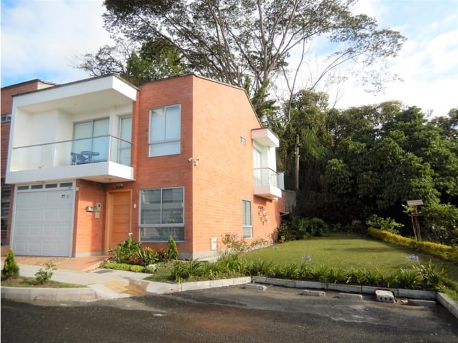 Casa de 3 alcobas en arriendo en Rionegro, 120 m² · foto 2 de 24
