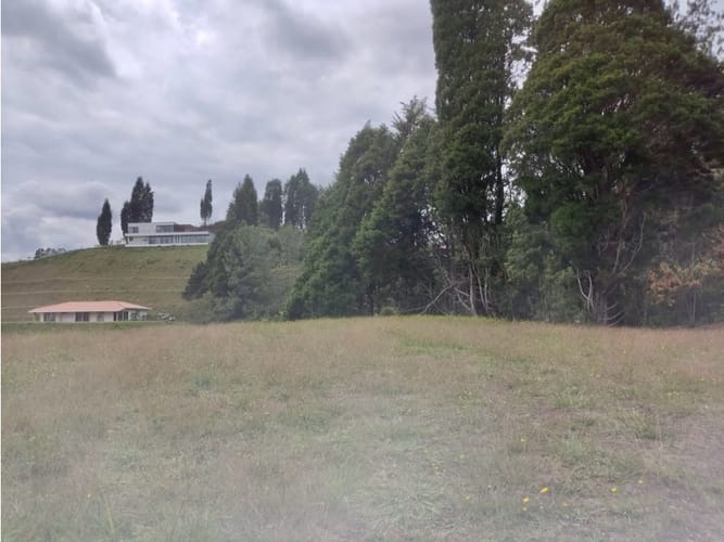 Lote en venta en La Brizuela, Guarne, 1500 m² · foto 3 de 5