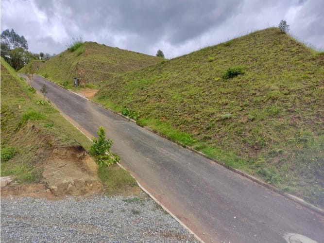 Lote en venta en La Brizuela, Guarne, 1500 m² · foto 5 de 5