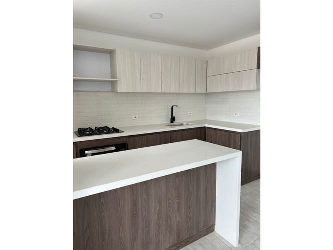 Apartamento de 1 alcoba en venta en San Antonio De Pereira, Girón, 52 m² · foto 2 de 7