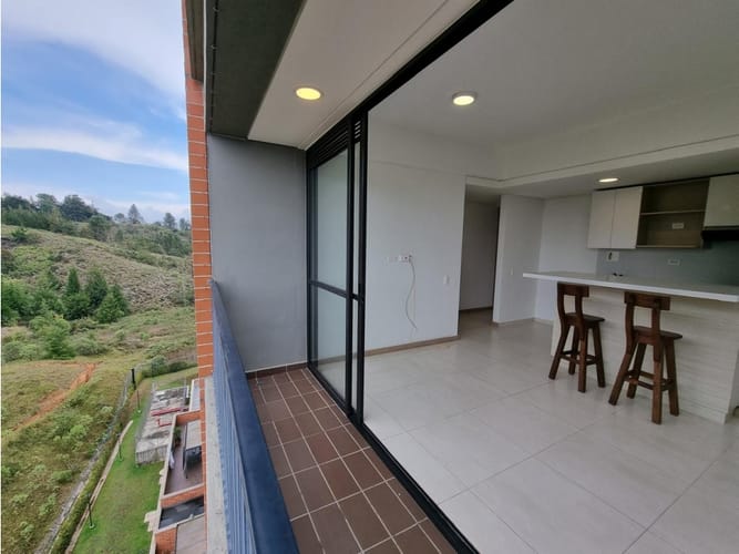 Apartamento de 2 alcobas en venta en Barro Blanco, Rionegro, 68 m² · foto 3 de 14
