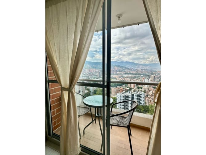 Apartamento de 3 alcobas en arriendo en La Cuenca, Medellín, 79 m² · foto 3 de 24