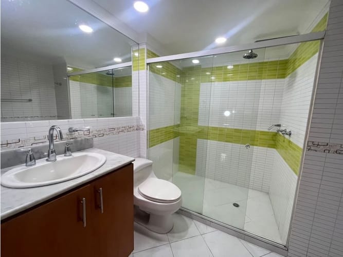 Casa de 3 alcobas en arriendo en Patio Bonito, Medellín, 261 m² · foto 12 de 21