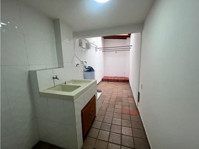 Casa de 3 alcobas en arriendo en Patio Bonito, Medellín, 261 m² · foto 17 de 21