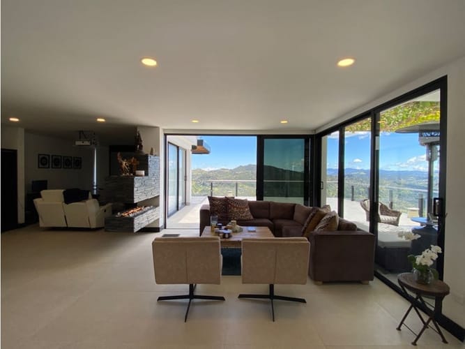 Casa de 5 alcobas en venta en El Retiro, 550 m² · foto 3 de 18