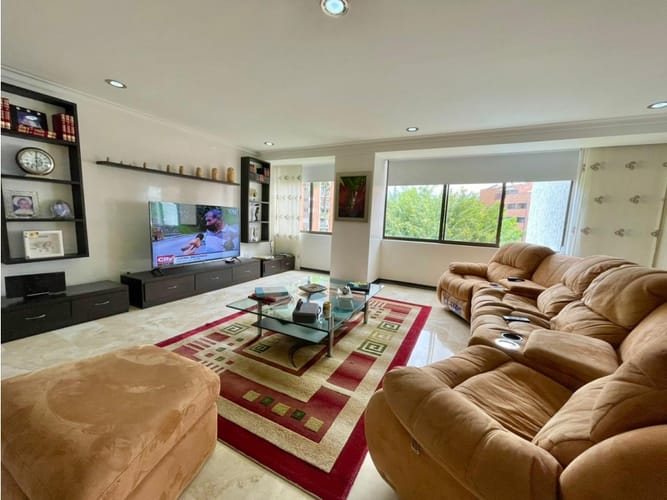 Apartamento de 4 alcobas en arriendo en El Poblado, Medellín, 480 m² · foto 9 de 22