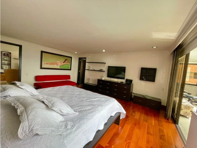 Apartamento de 4 alcobas en arriendo en El Poblado, Medellín, 480 m² · foto 18 de 22